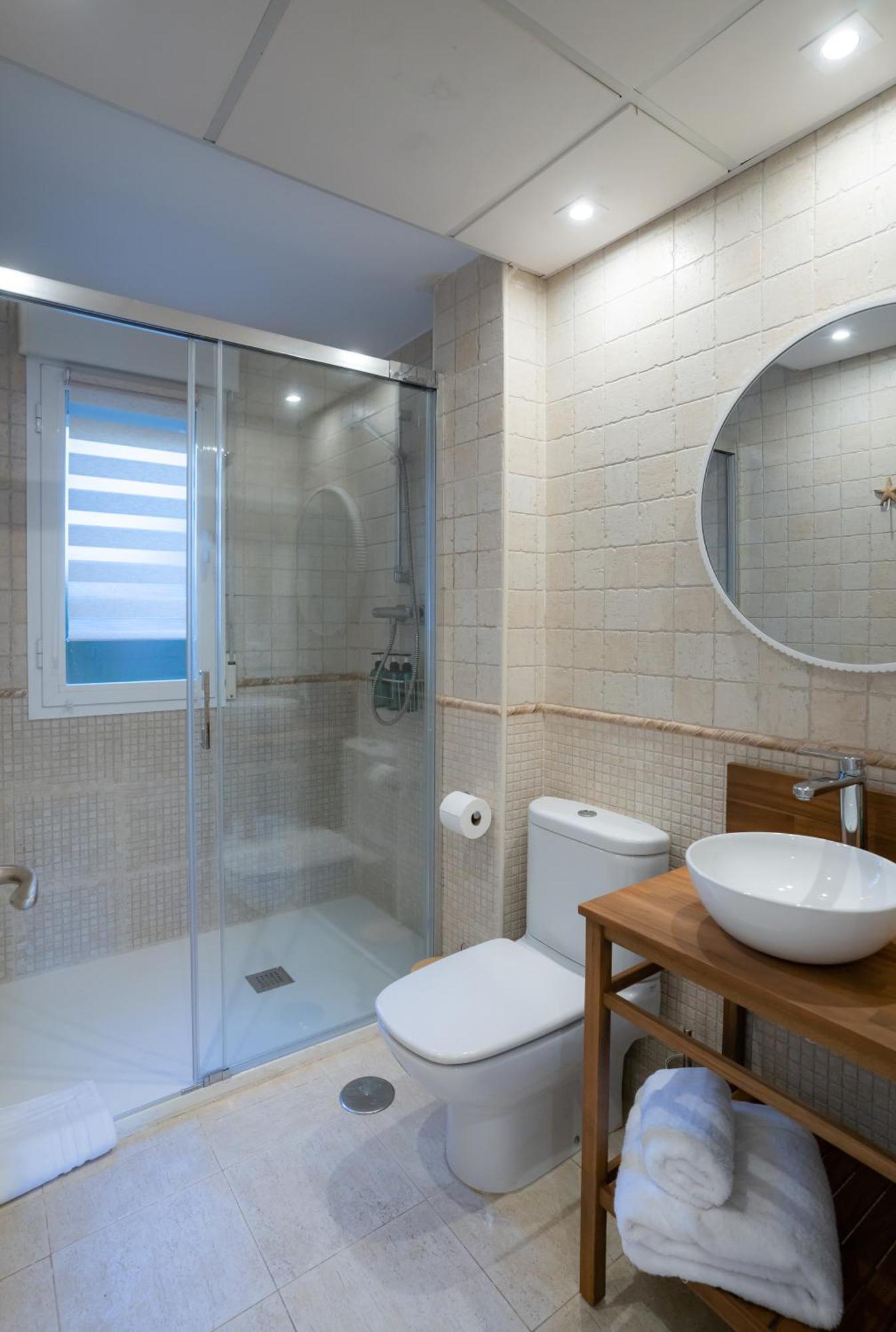 Limones De Genova ,150 M Playa Elviria Apartment *