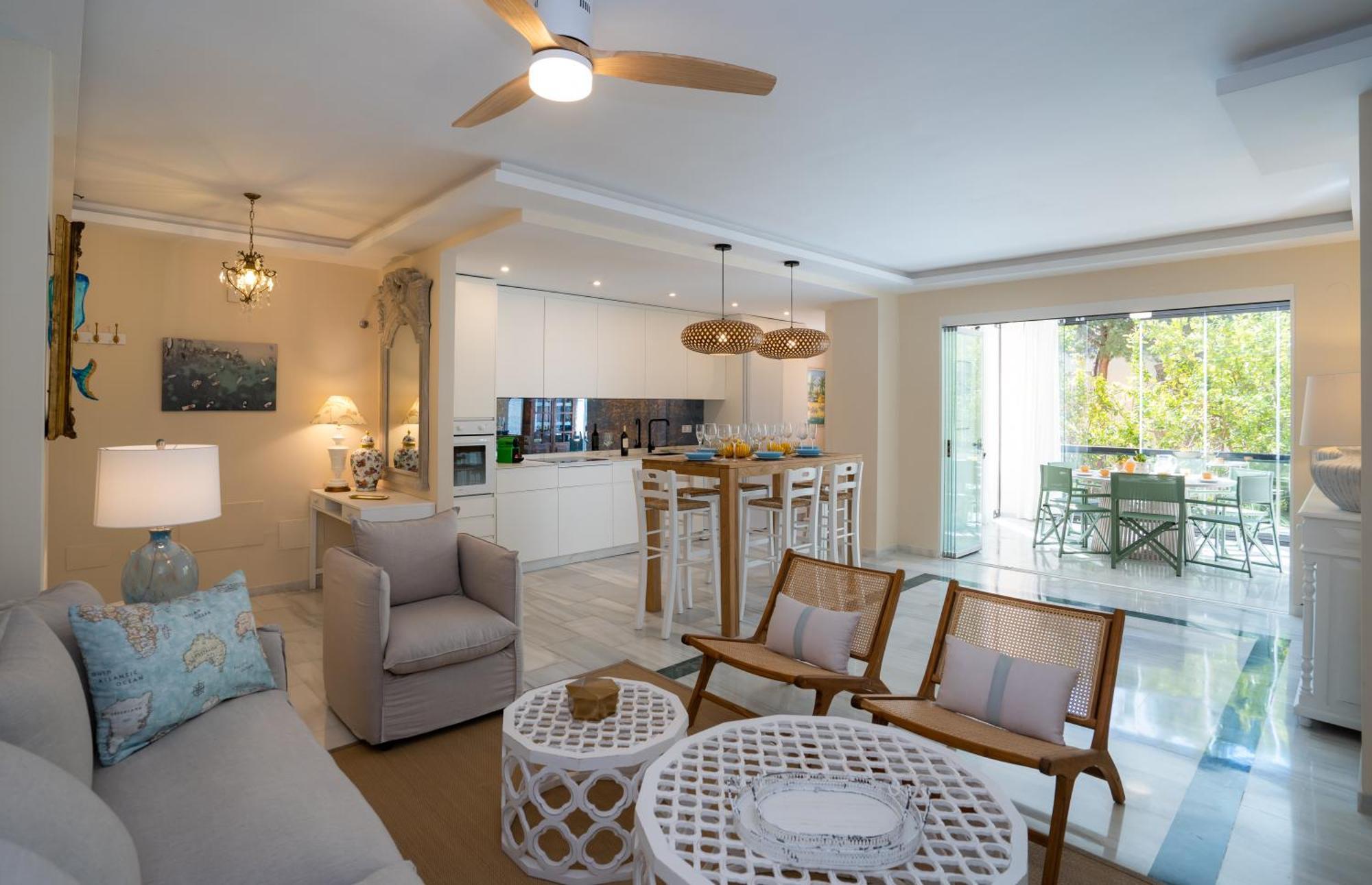 Limones De Genova ,150 M Playa Elviria Apartamento *
